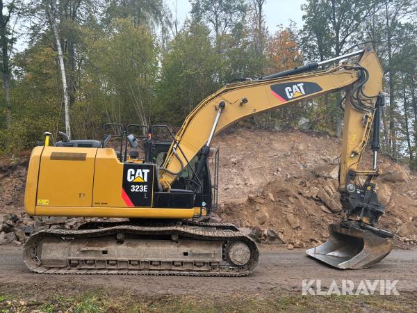 Grävmaskin CAT 323 EL med redskap