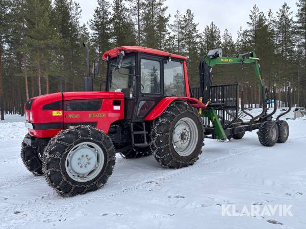 Skogstraktor Belarus 920.3 med vagn Palms 670