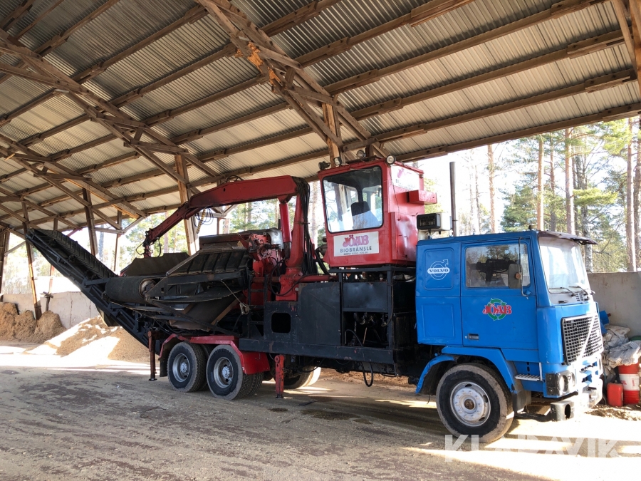 Mobil träkross Svedala Arbrå på Lastbilschassi