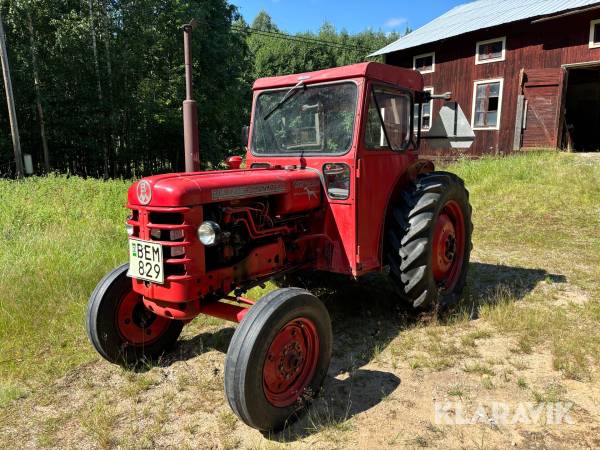 Veterantraktor Bolinder-Munktell BM Terrier med redskap