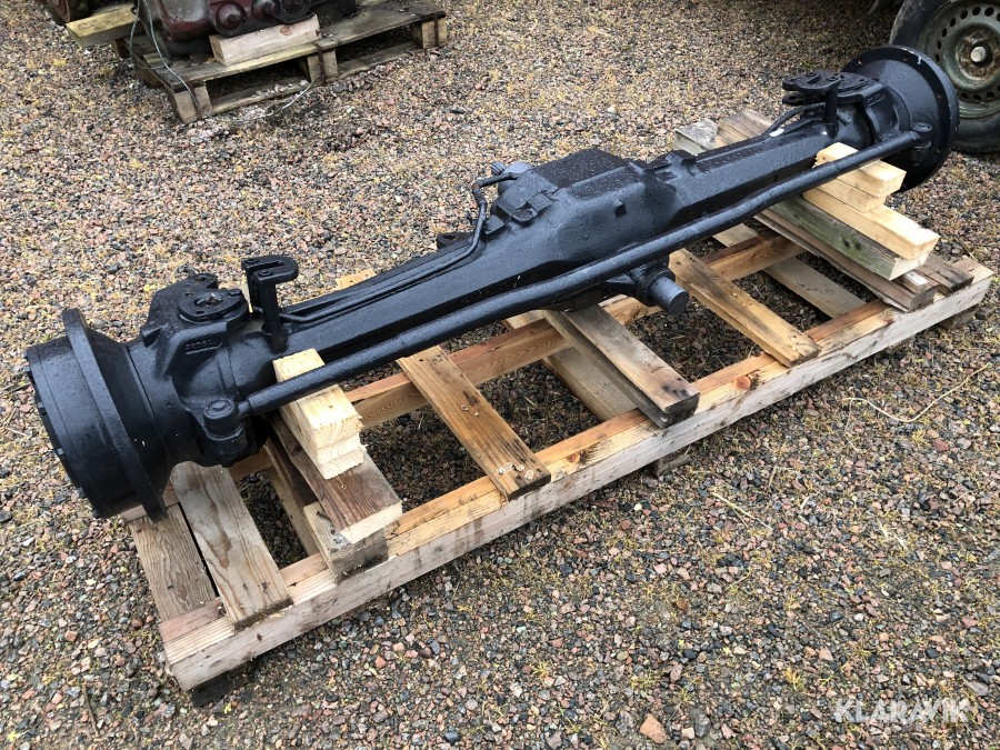 Framaxel till traktor New Holland TM135