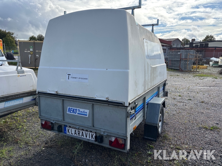 Personbilssläp Rekotrailer FF 4900 med kåpa