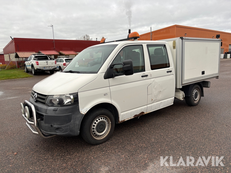 Pickup Volkswagen Transporter Dubbelhytt T32 2.0 TDI 4Motion 140 hk med flakskåp