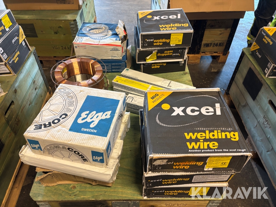 Parti med svetstråd och pinnar ca 180kg