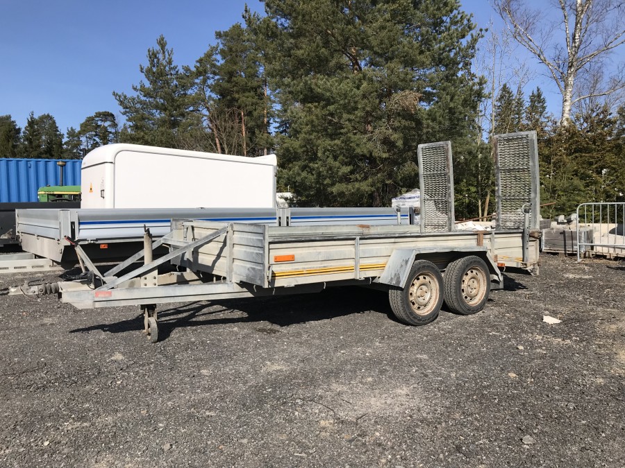 Boggie släpvagn med ramper