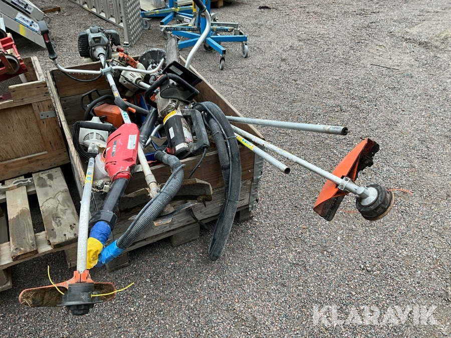 Pall med diverse trädgårdsmaskiner Stihl, Flex Mfl