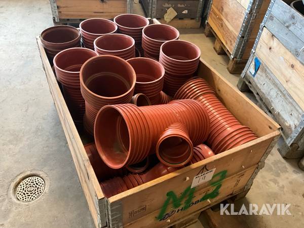 Parti med PP grenrör 200/110 45 grader