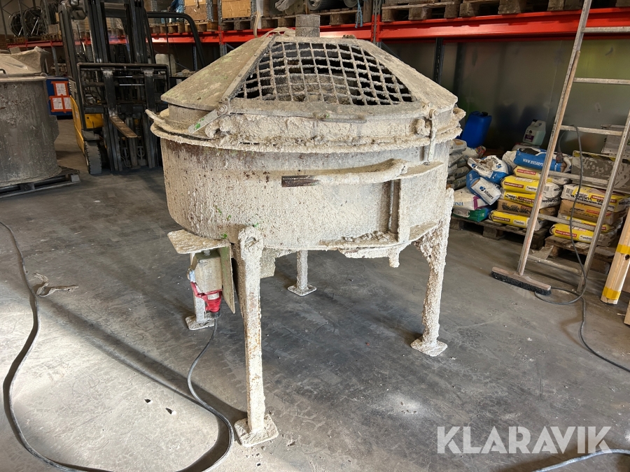 Planblandare Alm med vattenkran