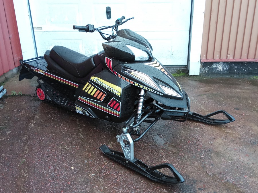 Barnskoter Snowrunner XT 