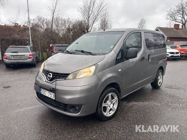 Minibuss Nissan NV200