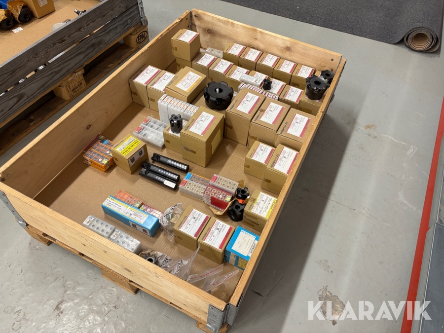 Fräskroppar Hitatchi 43st med tillhörande skär