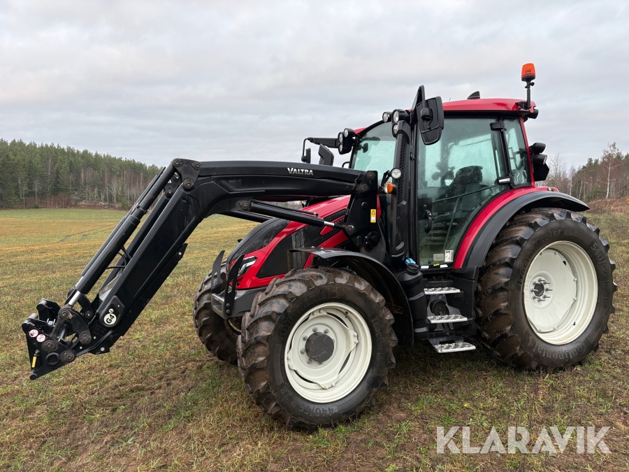 Traktor Valtra G115 Active med lastare