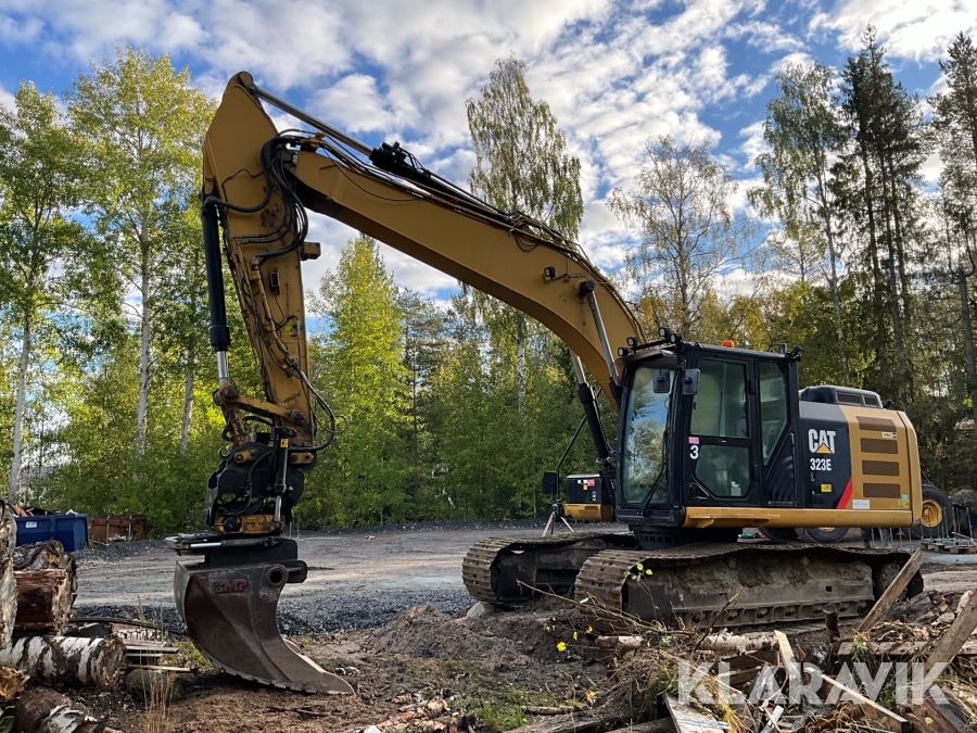 Grävmaskin CAT 323EL