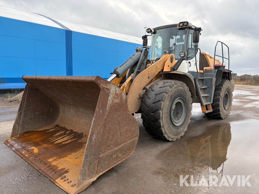 Hjullastare Liebherr L580 med snabbfäste och skopa