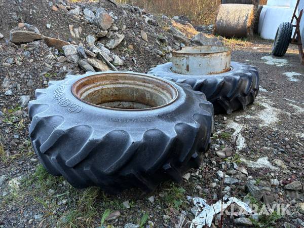 Dubbelmontage 16.9R30 Goodyear Super Traction