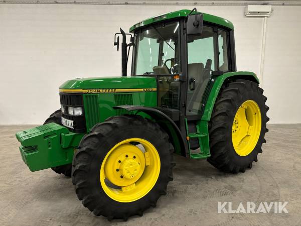 Traktor John Deere 6400