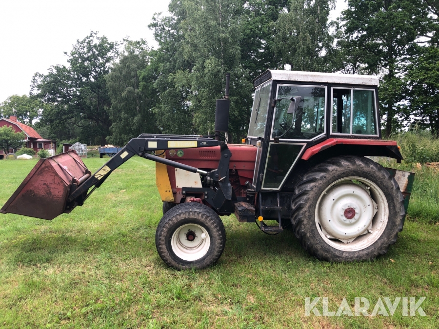 Traktor International 484 med lastare  