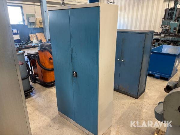 Plåtskåp 1000x2000 med hyllor