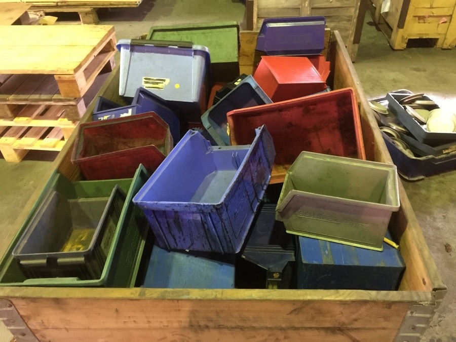 Industribackar/ Plastlådor