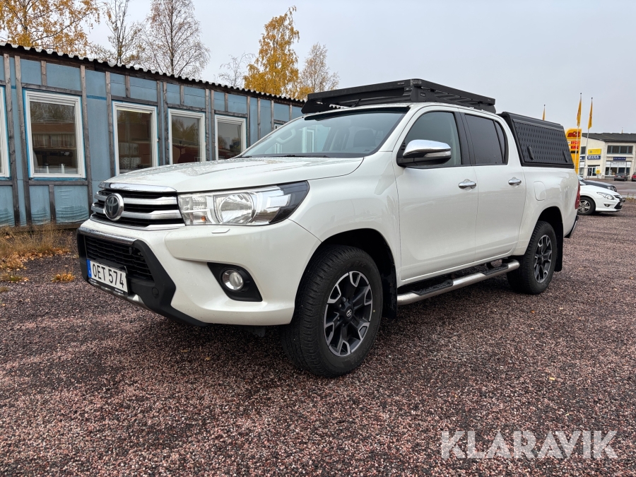 Pickup Toyota Hilux Dubbelhytt 2.4 med camping utrustning