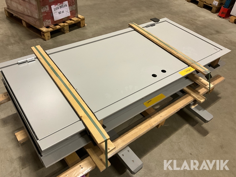 Säkerhetsdörr  2st vänster hängda Robust