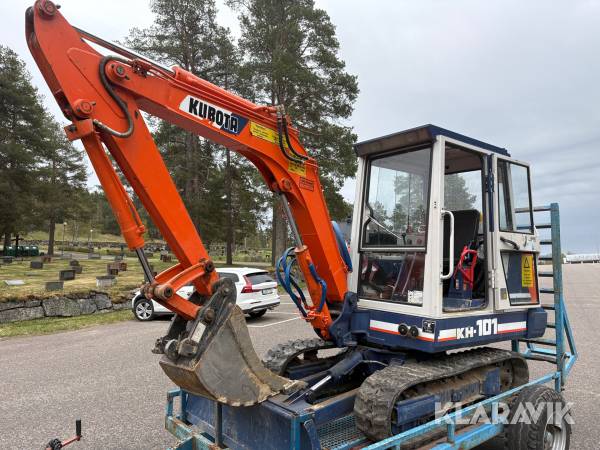 Grävmaskin med maskinsläp Kubota KH-101