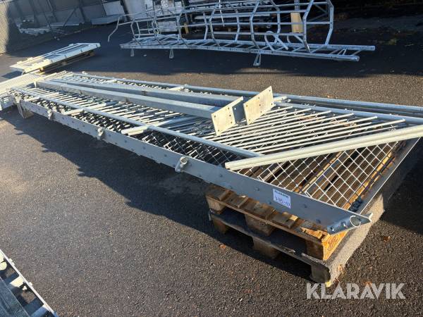 Brand/Evakueringstrappa Eurostair rak, varmgalvad med vilplan & förhöjning. 1 st