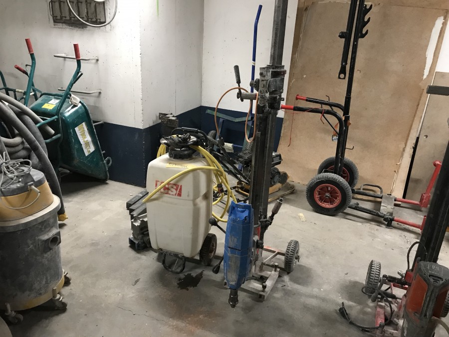 Kärnborrmaskin med rigg