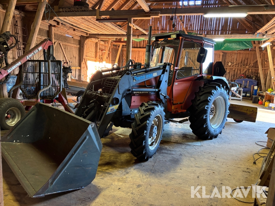 Traktor Valmet 305 med frontlastare & redskap