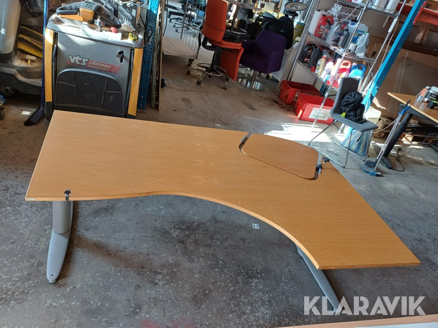 Höj- och sänkbart hörnskrivbord