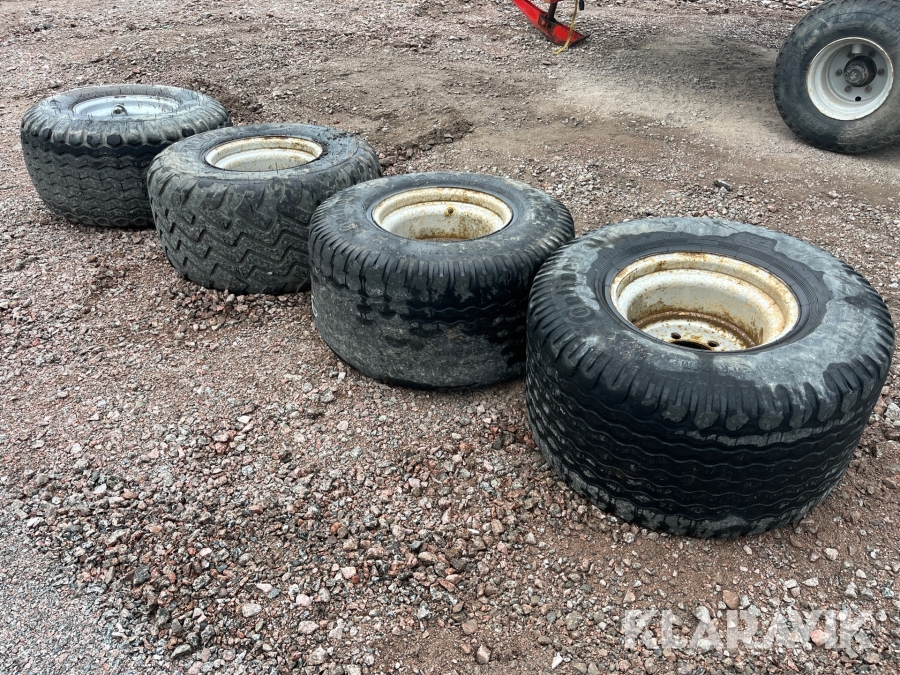 Entreprenaddäck på fälg