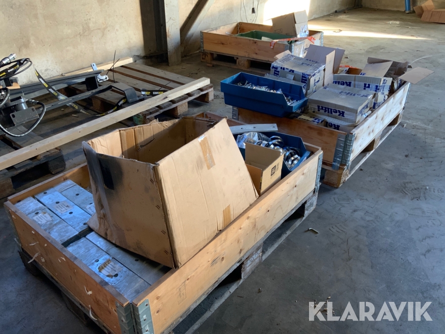 Diverse reservdelar för skrittmaskin