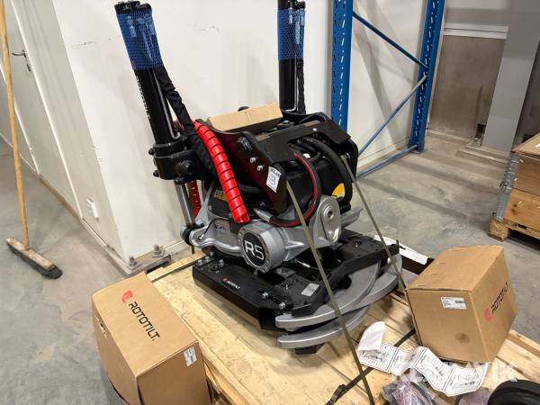 Tiltrotator Rototilt R5 med grip och styrsystem ics16m