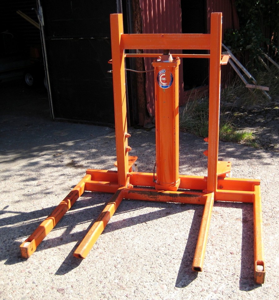 Materiallyft för sj pall