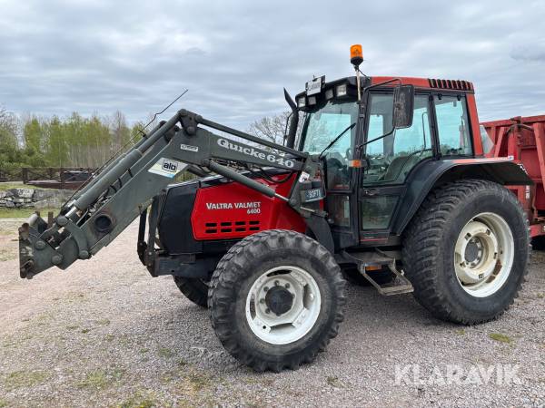 Traktor Valtra Valmet 6400 med lastare