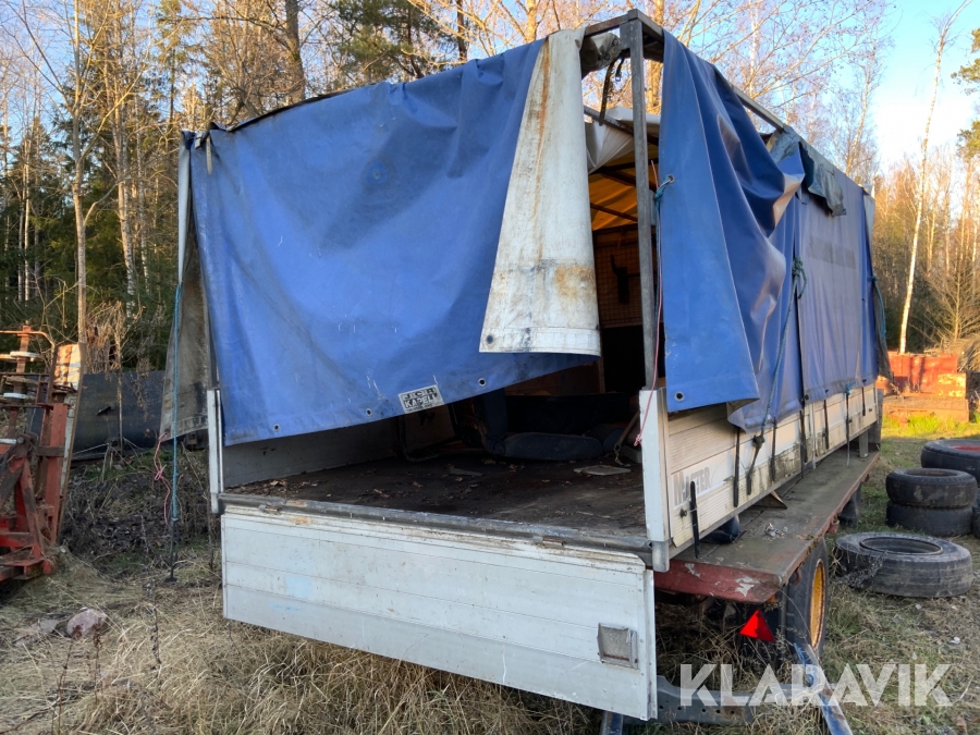 Flak till lätt lastbil med kapell