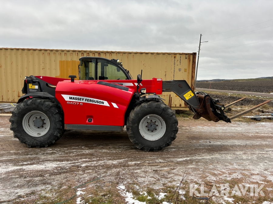 Teleskoplastare Massey Ferguson 9407 S med pallgafflar