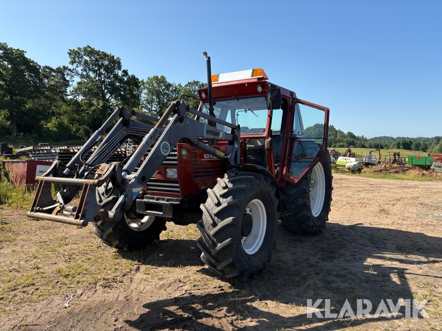 Traktor New Holland 110-90