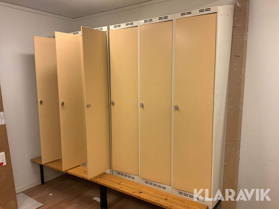 Omklädningsskåp   2 st