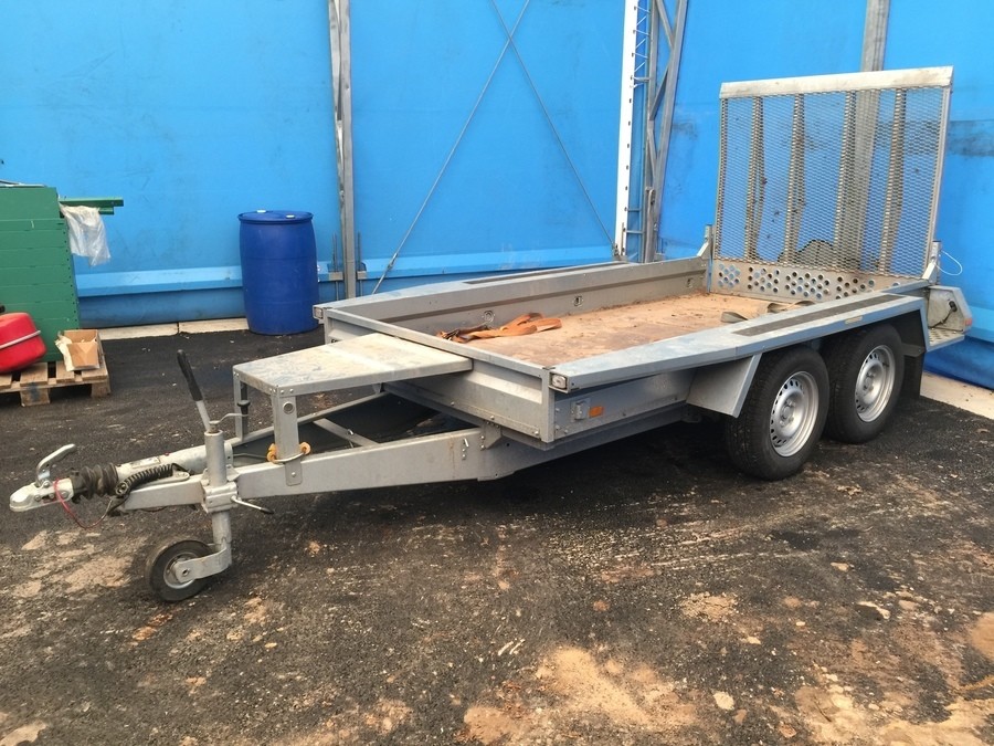 Maskinsläp för minigrävare