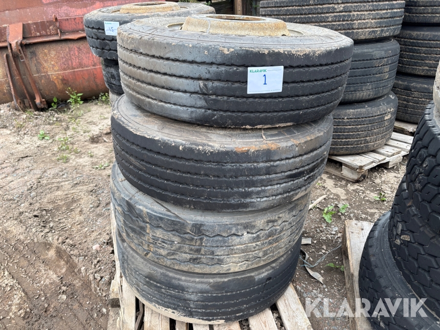 Släpvagnsdäck på fälg 265/70R19.5 4st