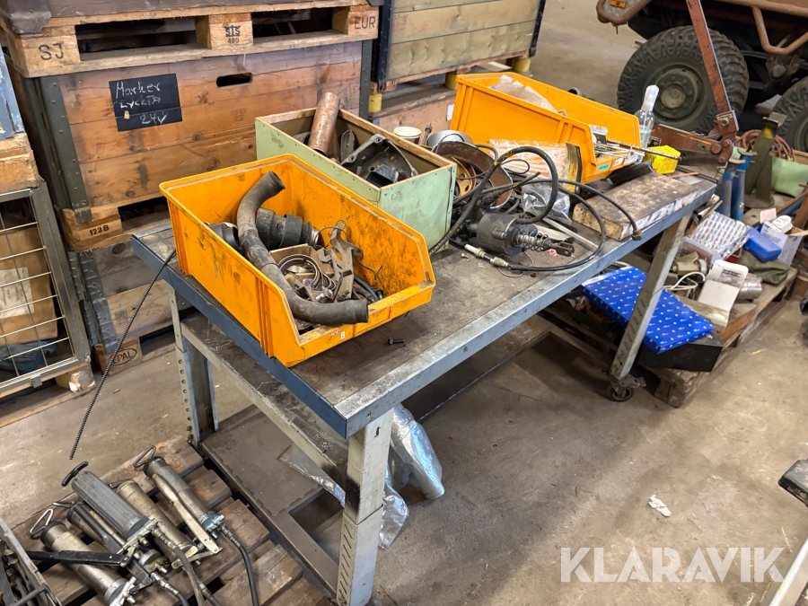 Verkstadbord med plåtsax & tillbehör