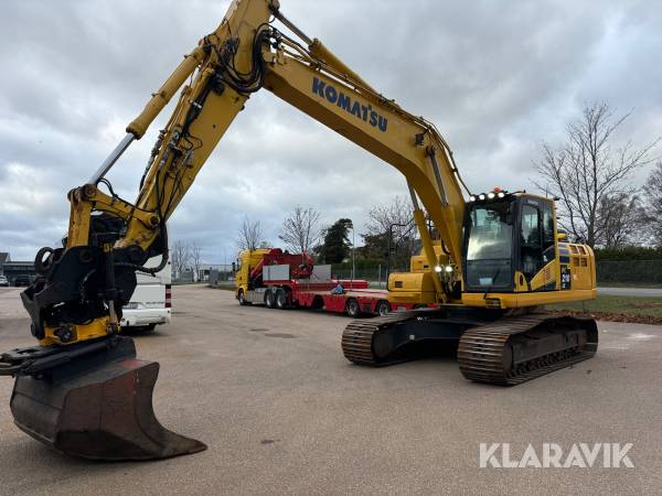 Grävmaskin Komatsu PC210LC-11 med skopor