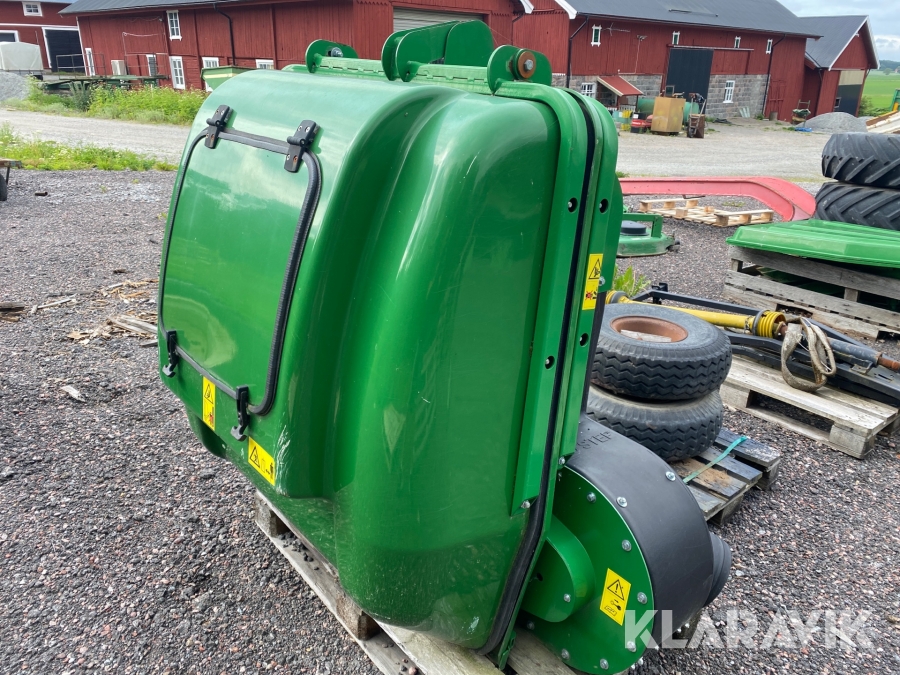 Gräsuppsamlare till kompakt traktor John Deere MCS560