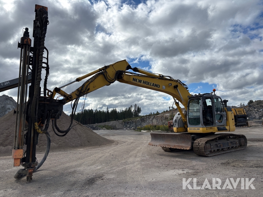 Grävmaskin New Holland Kobelco E225BSR med Borraggregat