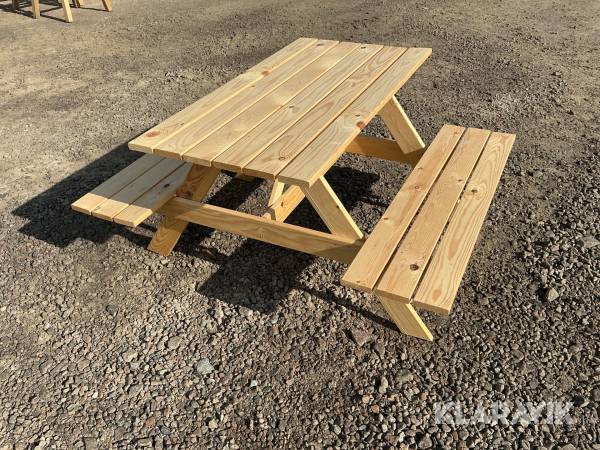 Barnbänk med bord