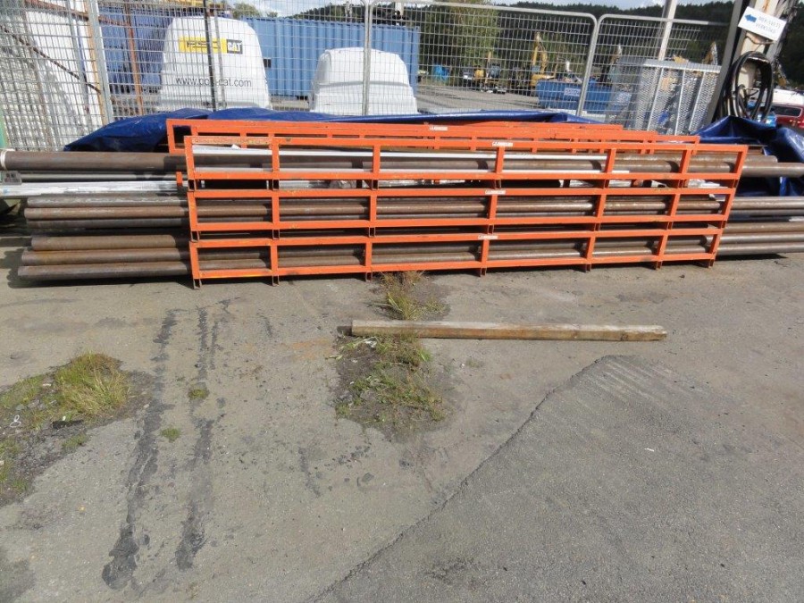 Materialställ med div. rörprofiler 1