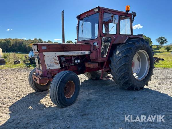 Traktor International 1046 S