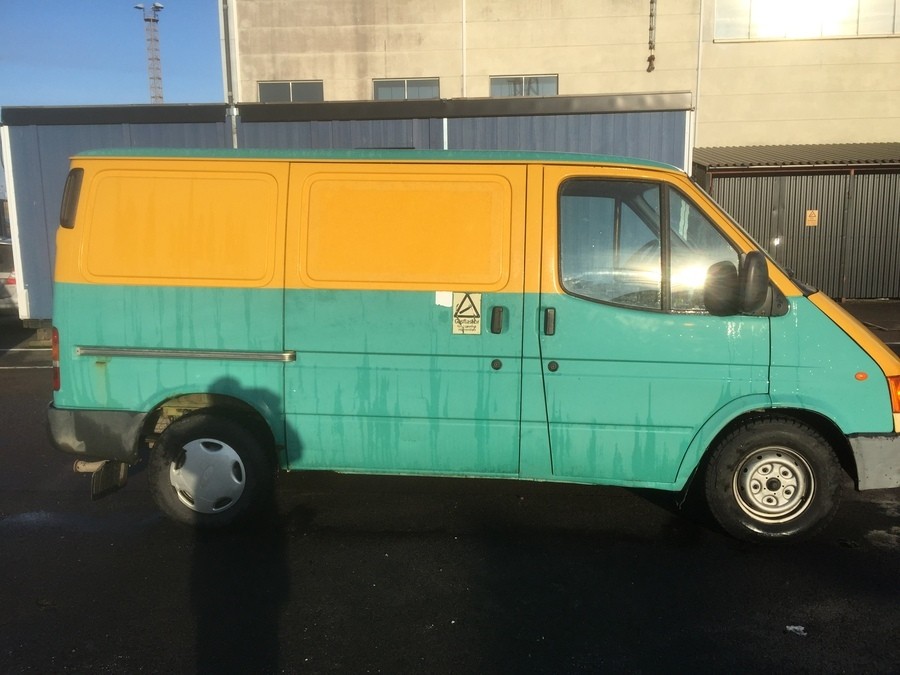 Skåpbil med inrett skåp och värmare