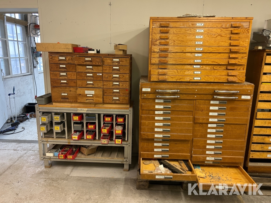 Verkstadshurtsar med skruvar& muttrar mm 4 st